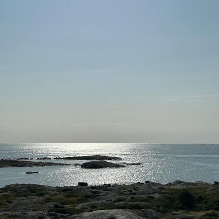 Mycket Trevlig Stuga Pa Braennoe Med Havsutsikt Branno Exterior photo