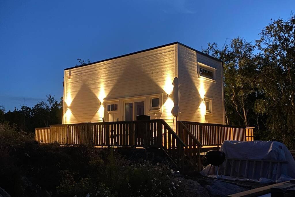 Mycket Trevlig Stuga Pa Braennoe Med Havsutsikt Branno Exterior photo